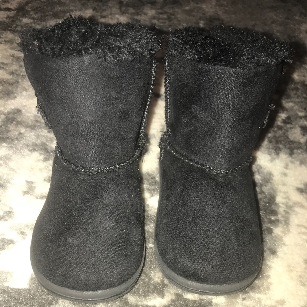 Toddler/infant size 4 fur boots